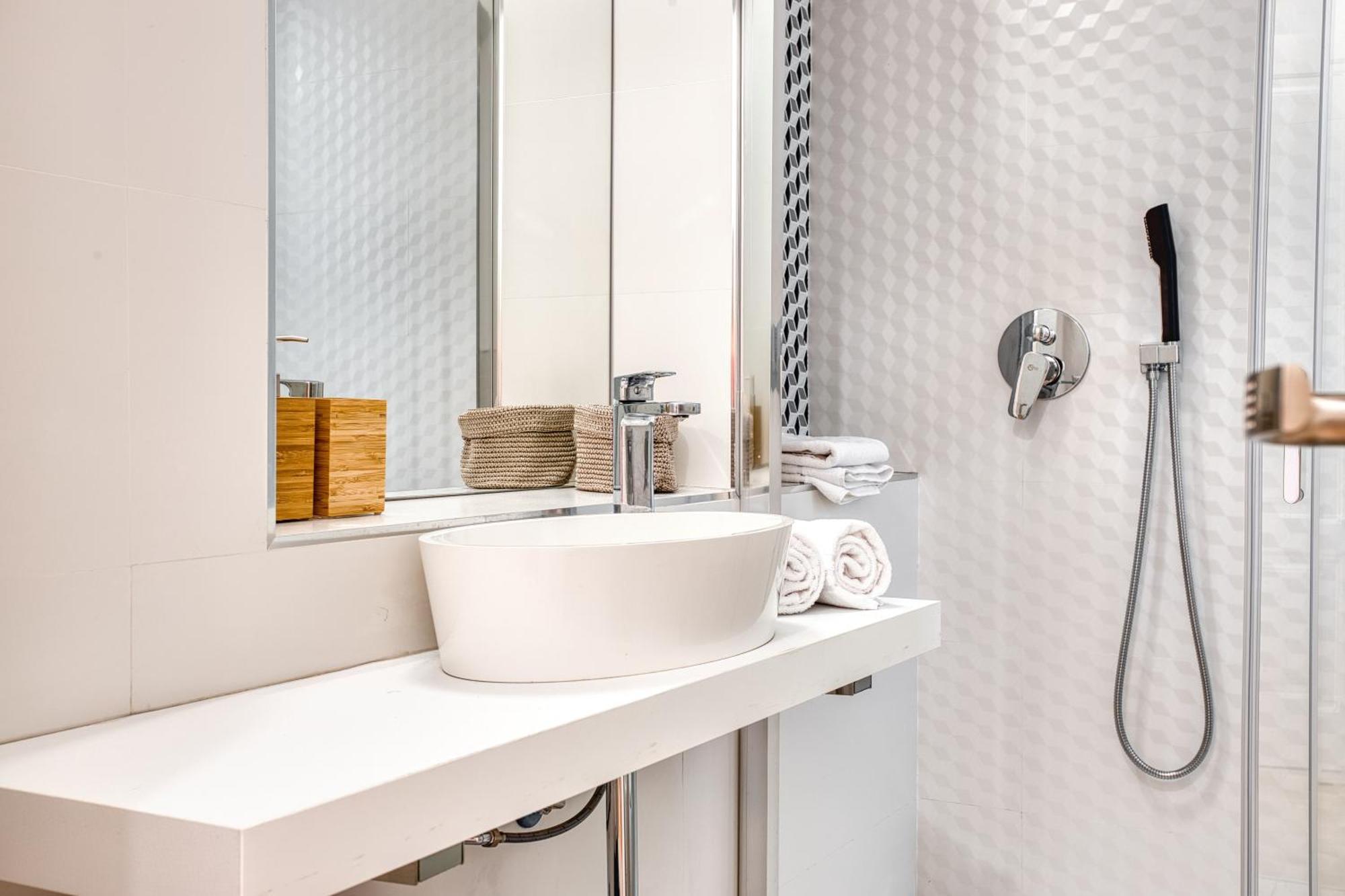 Walk To Navigli - Via Gola - 2 Bedrooms Apt Милано Екстериор снимка